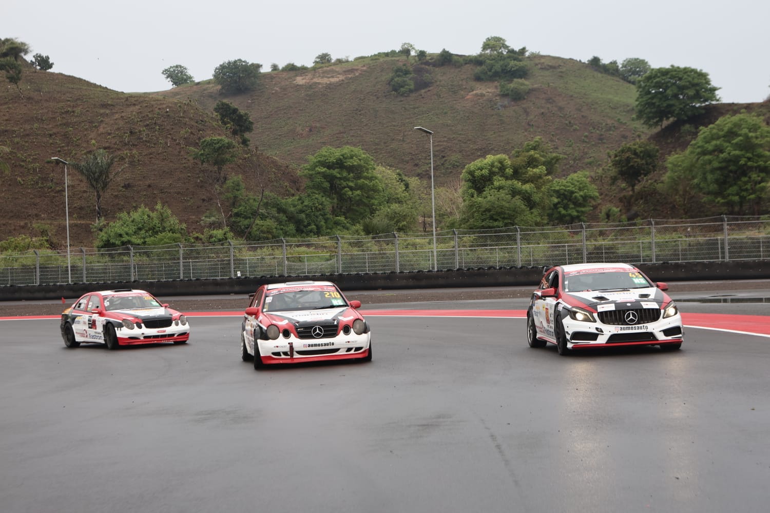 Indostar Motorsport Panen 10 Piala di MFOS Mandalika 2025 Round 5 & 6